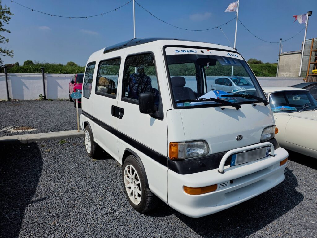 Voiture américaine classique importée - 20250427 122201