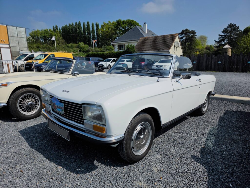Voiture américaine classique importée - 20250427 122340