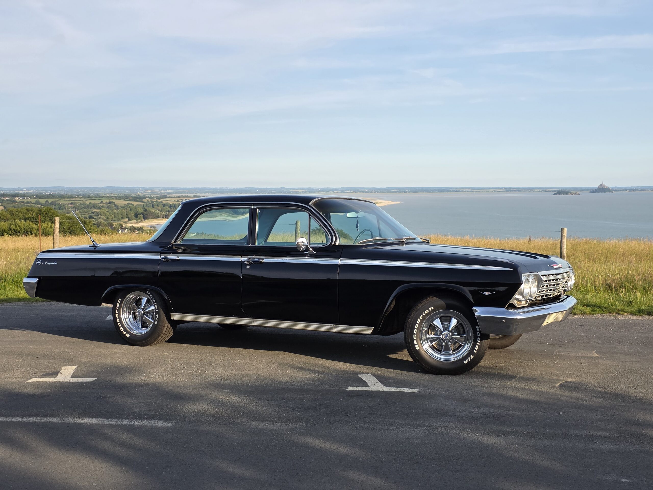 Voiture classique américaine de collection importée - Chevrolet Impala 1962 – V8 4.8L – Bon état US 15 Voiture américaine classique importée - 20250610 202047 scaled