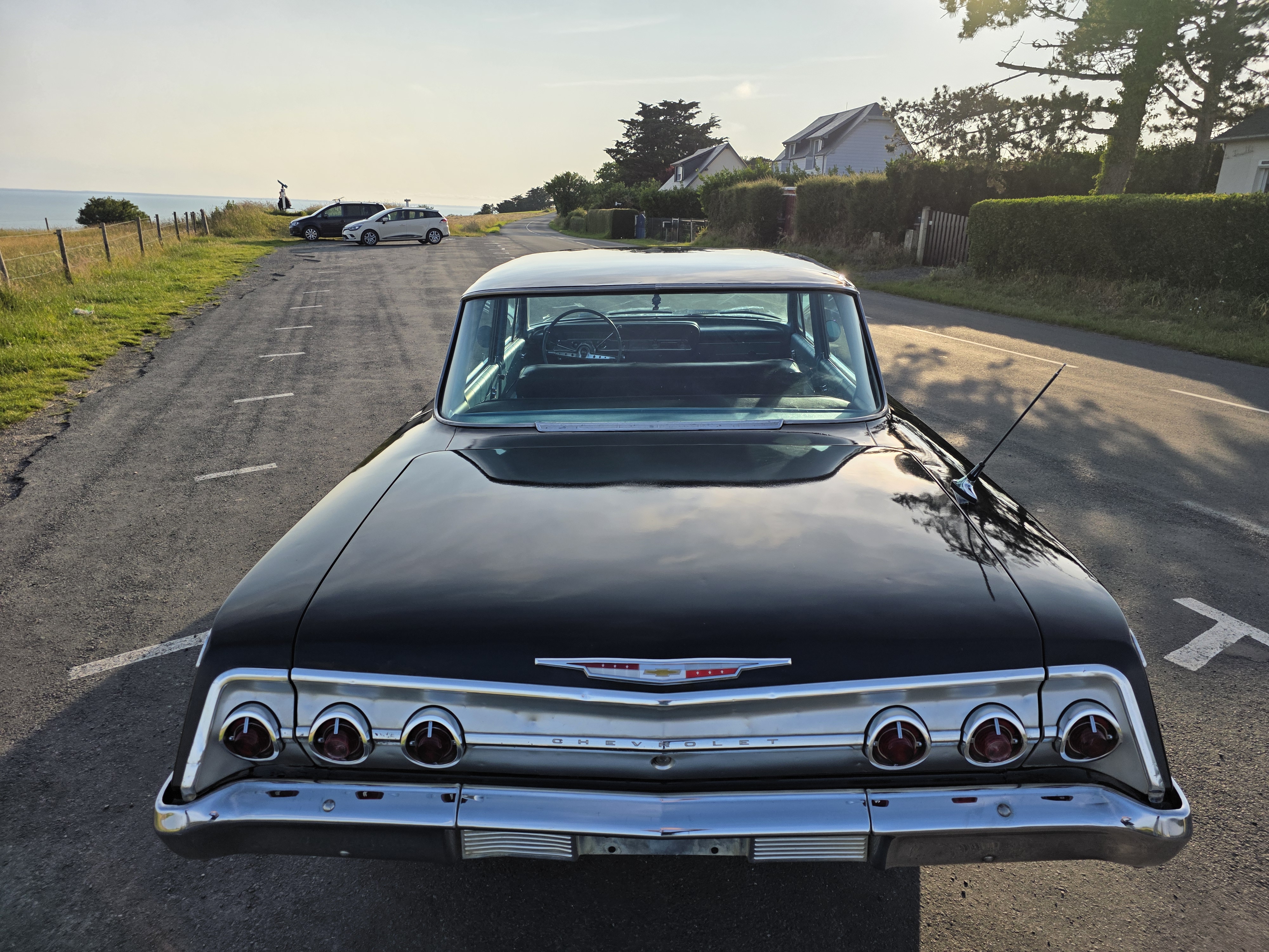 Voiture classique américaine de collection importée - Chevrolet Impala 1962 – V8 4.8L – Bon état US 8 Chevrolet Impala 1962 – V8 4.8L Import US