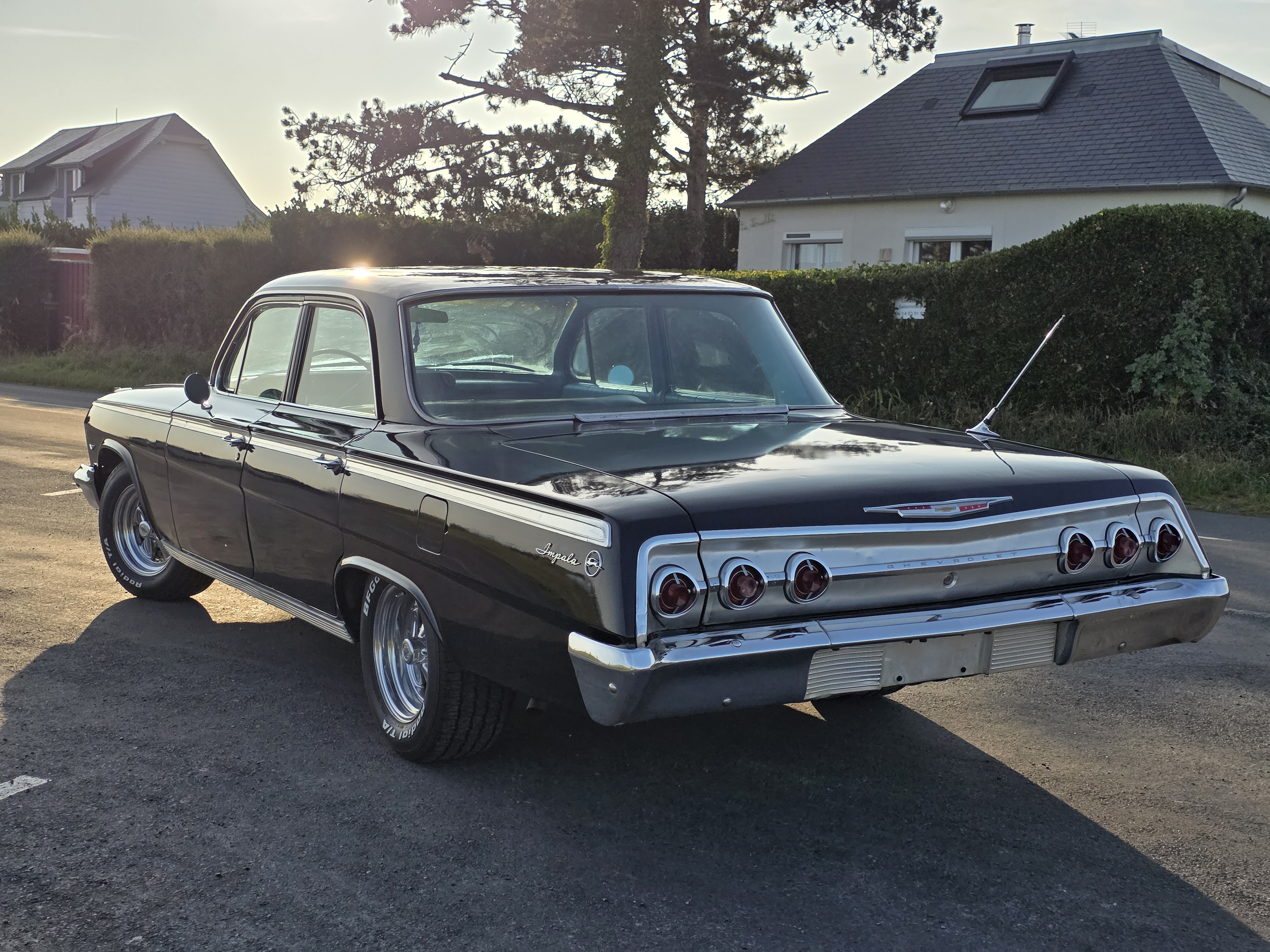 Voiture classique américaine de collection importée - Nos Véhicules 1 Chevrolet Impala 1962 – V8 4.8L Import US