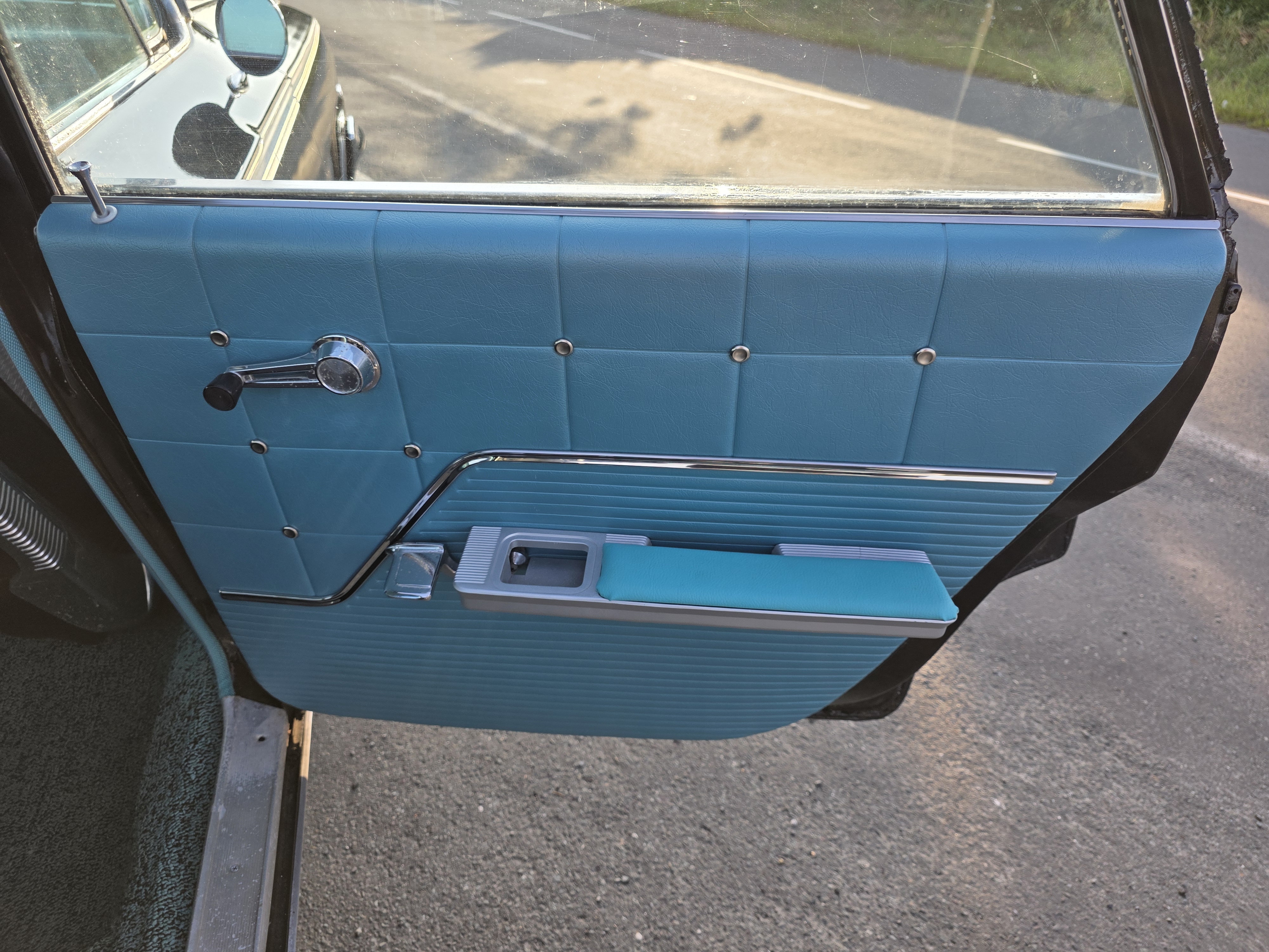 Voiture classique américaine de collection importée - Chevrolet Impala 1962 – V8 4.8L – Bon état US 37 Voiture américaine classique importée - 20250610 203241
