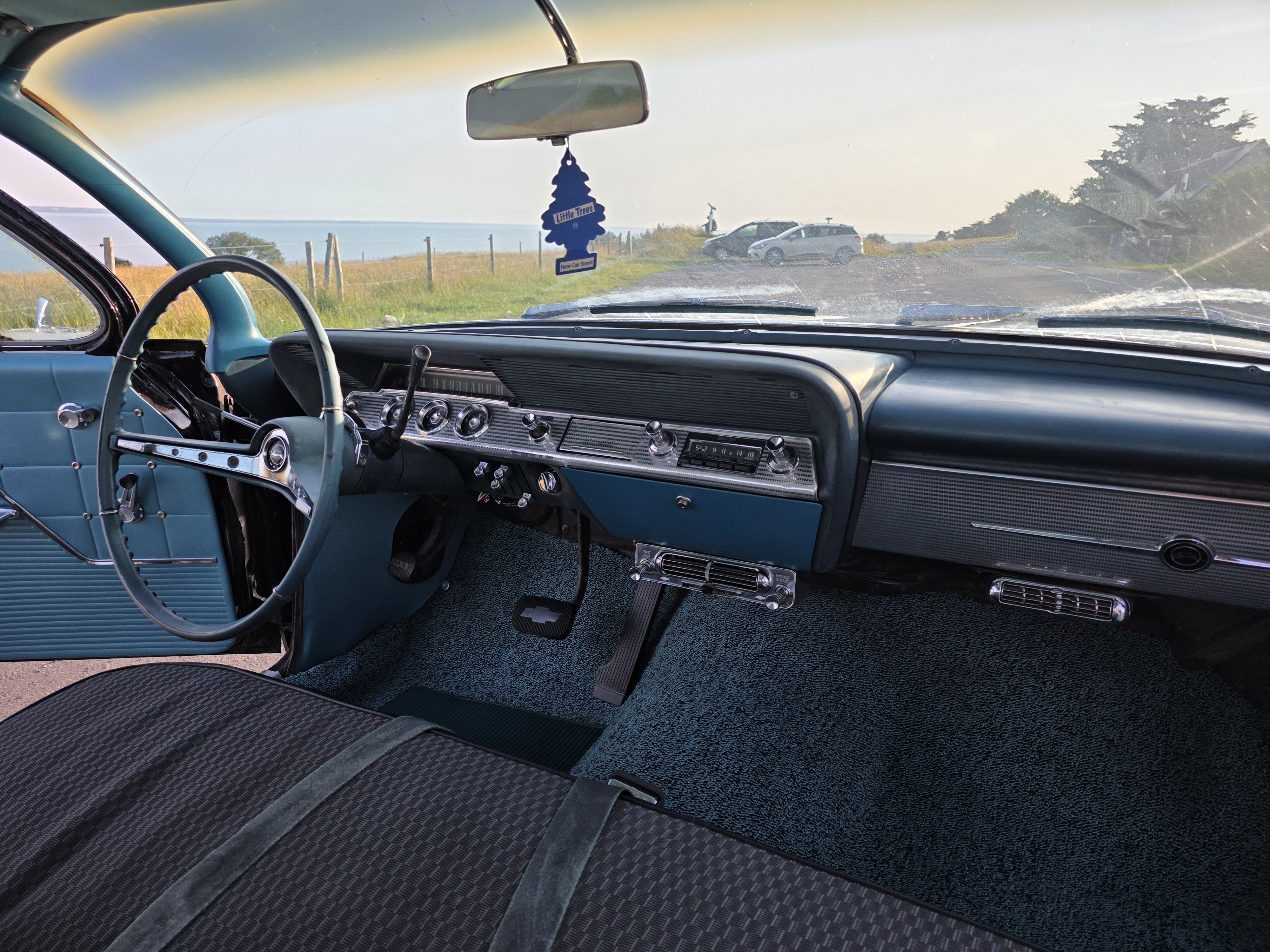 Voiture classique américaine de collection importée - Chevrolet Impala 1962 – V8 4.8L – Bon état US 32 Voiture américaine classique importée - 20250610 203405