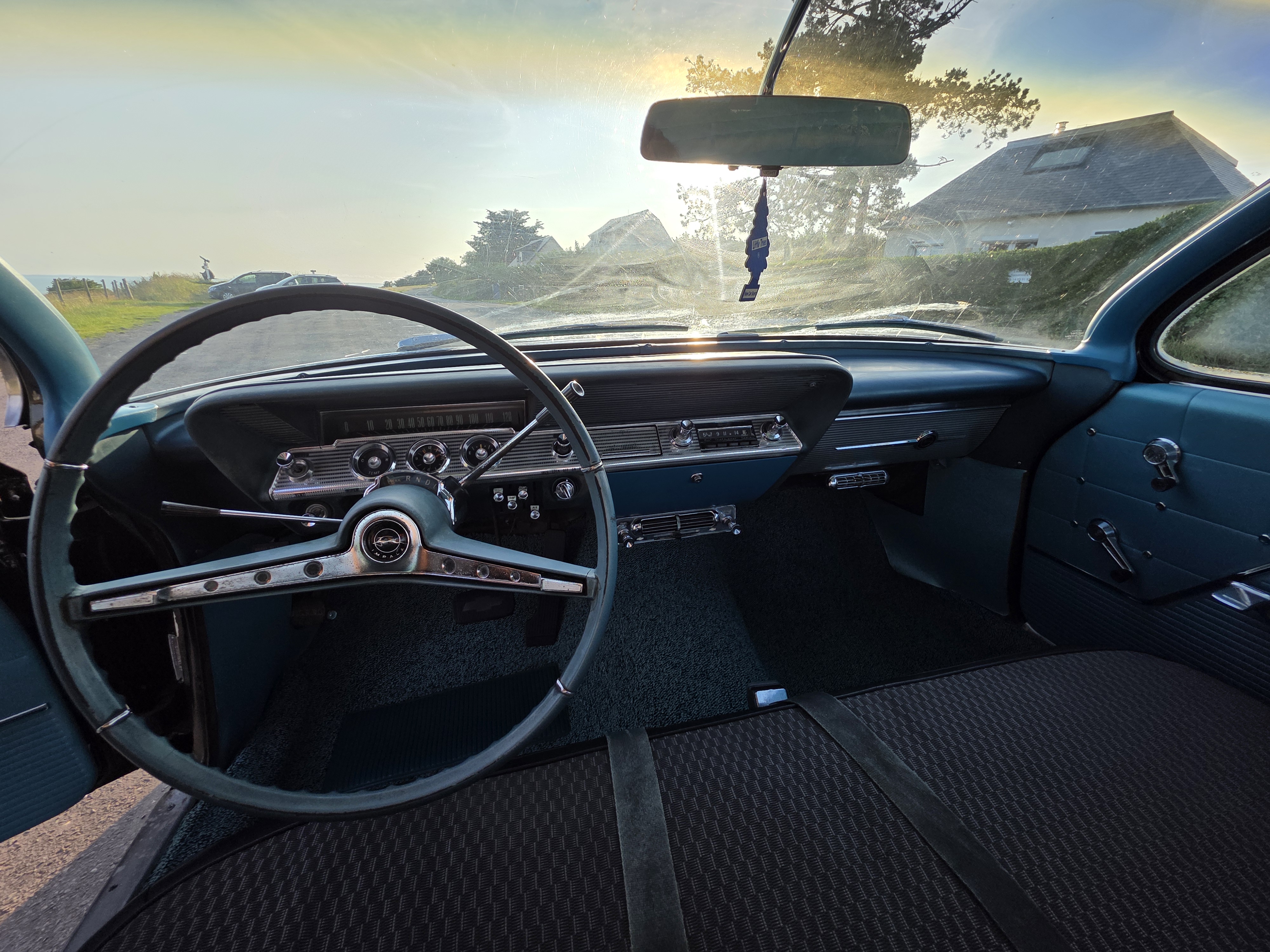 Voiture classique américaine de collection importée - Chevrolet Impala 1962 – V8 4.8L – Bon état US 40 Voiture américaine classique importée - 20250610 203527